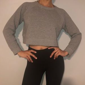 GREY CROPPED CREWNECK SWEATSHIRT by Forever 21
